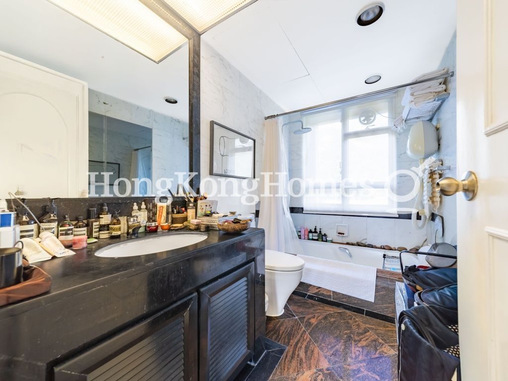 Master Bathroom — 浪琴園 - 第05座，大潭