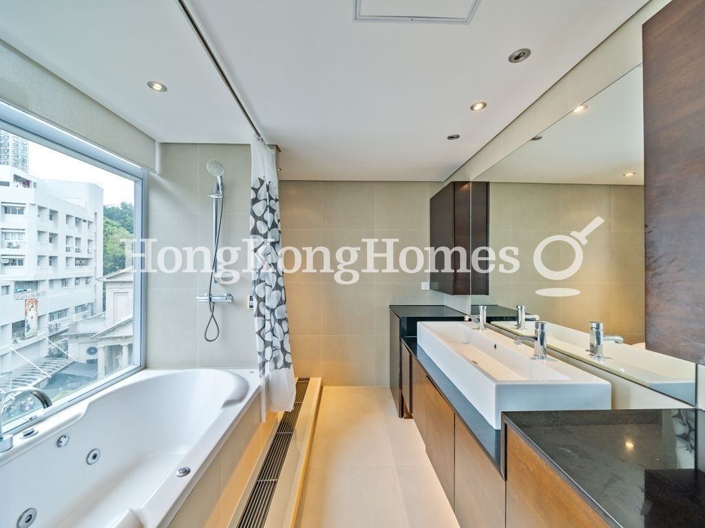 Ensuite Bathroom — 銀禧大廈，跑馬地
