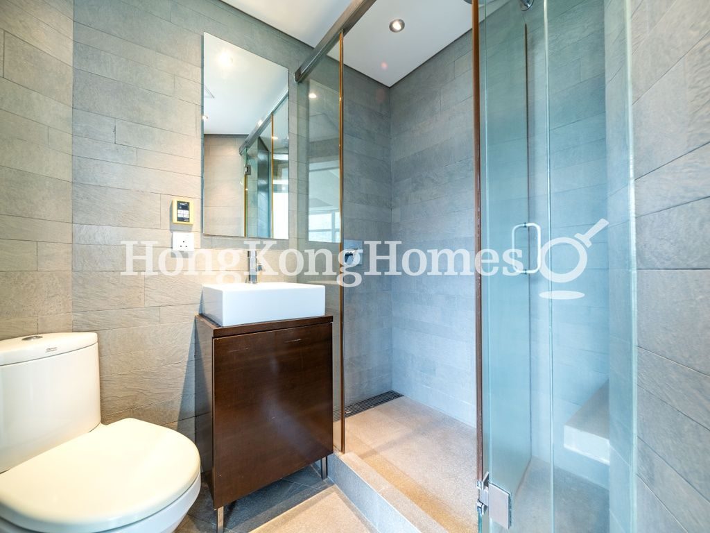 Guest Bathroom — 銀禧大廈，跑馬地