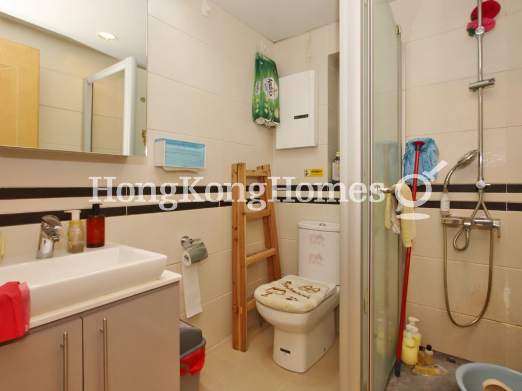 Guest Bathroom — 修頓花園，灣仔