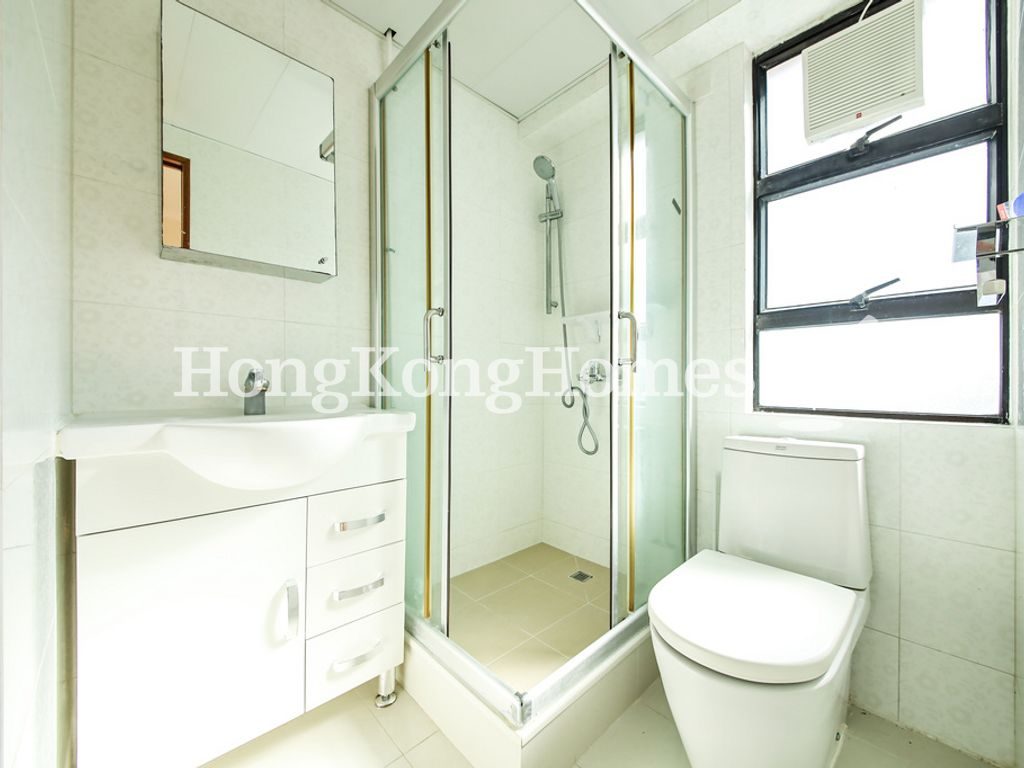 Master Bathroom — Robinson Heights I, Mid-levels West