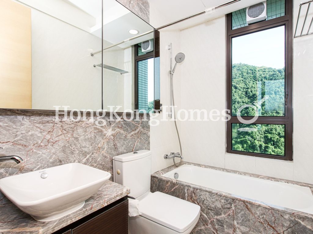 Master Bathroom — 傲翔灣畔，西環堅尼地城