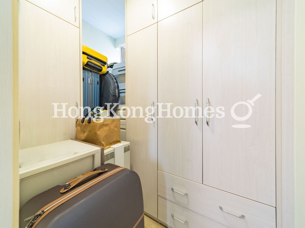 Dressing Area in Master Bedroom — 大坑道 10號，大坑