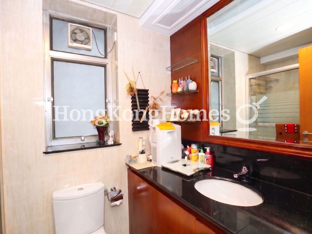 Guest Bathroom — 擎天半島 3座，尖沙咀