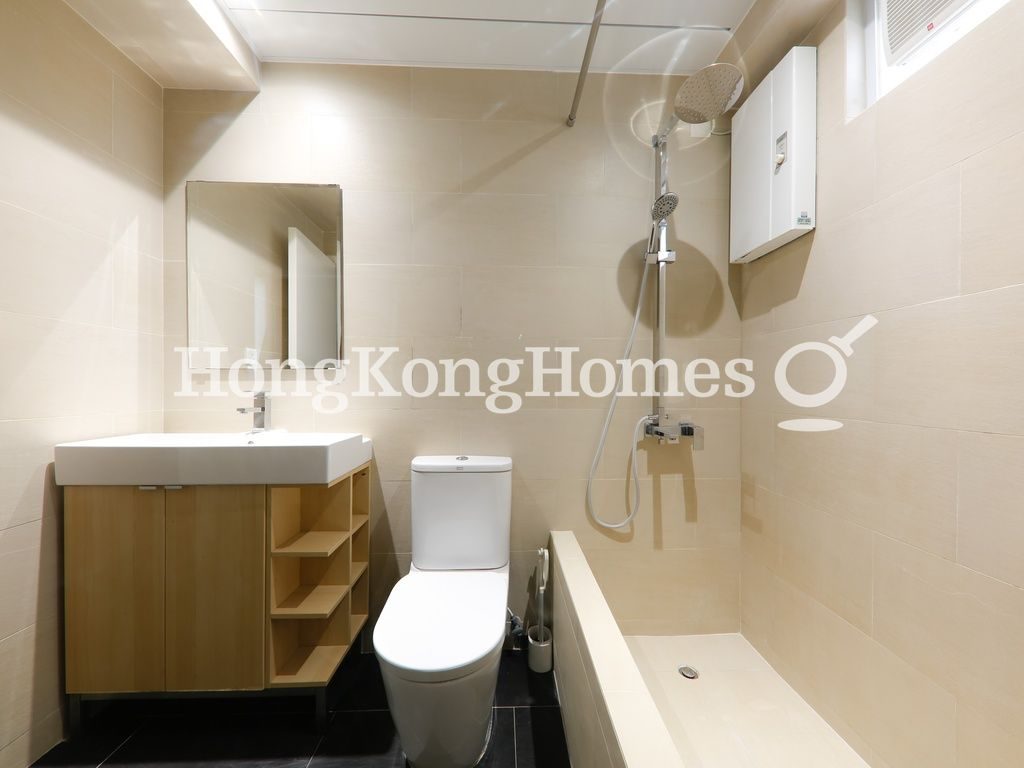 Master Bathroom — 蟠龍苑 - 第01座，跑馬地
