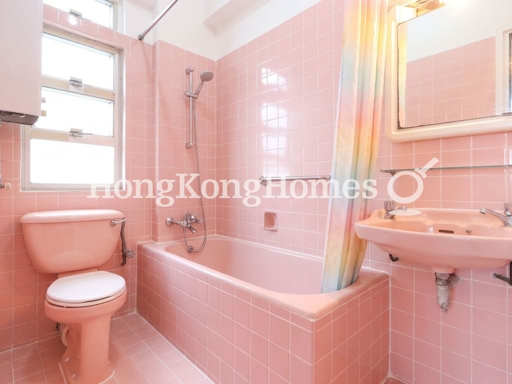 Master Bathroom — 翠園，跑馬地