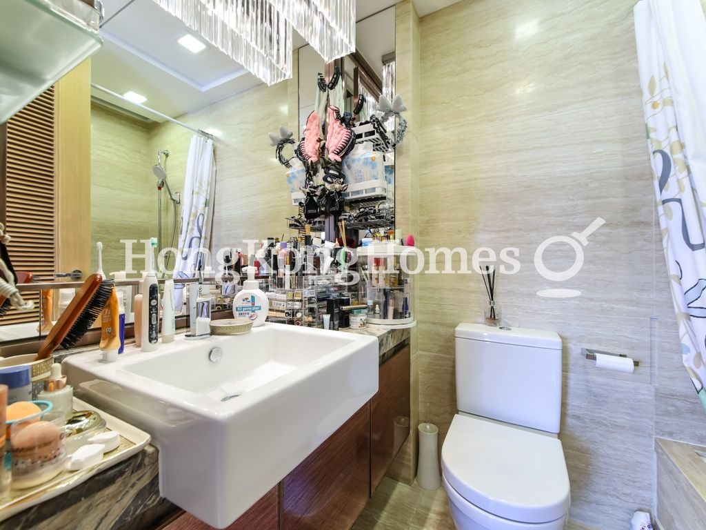 Master Bathroom — Larvotto - Block 9, Ap Lei Chau