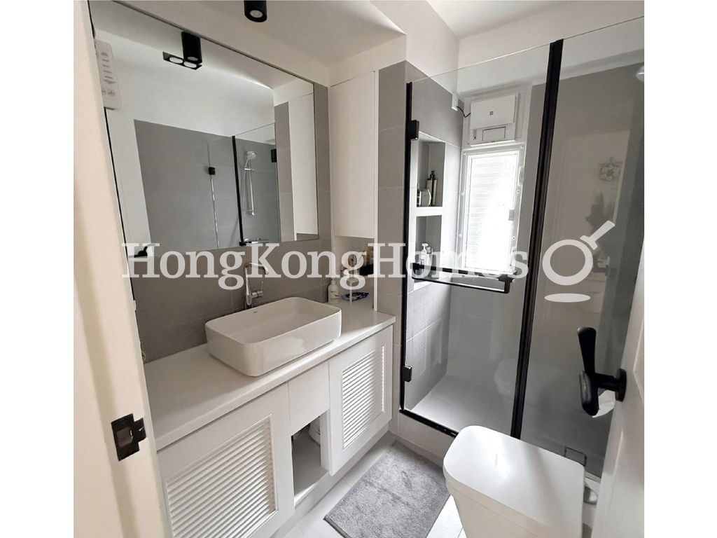 Guest Bathroom — 年達園，渣甸山