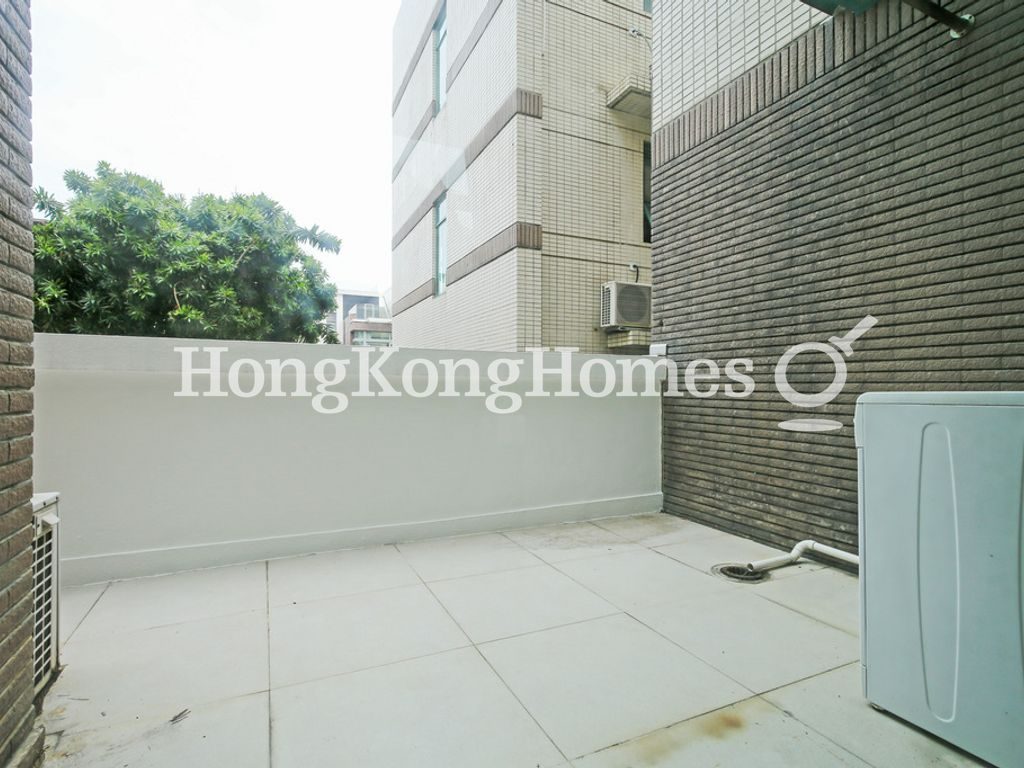 Private Terrace off Master Bedroom — 旭逸居 - 第03座，赤柱