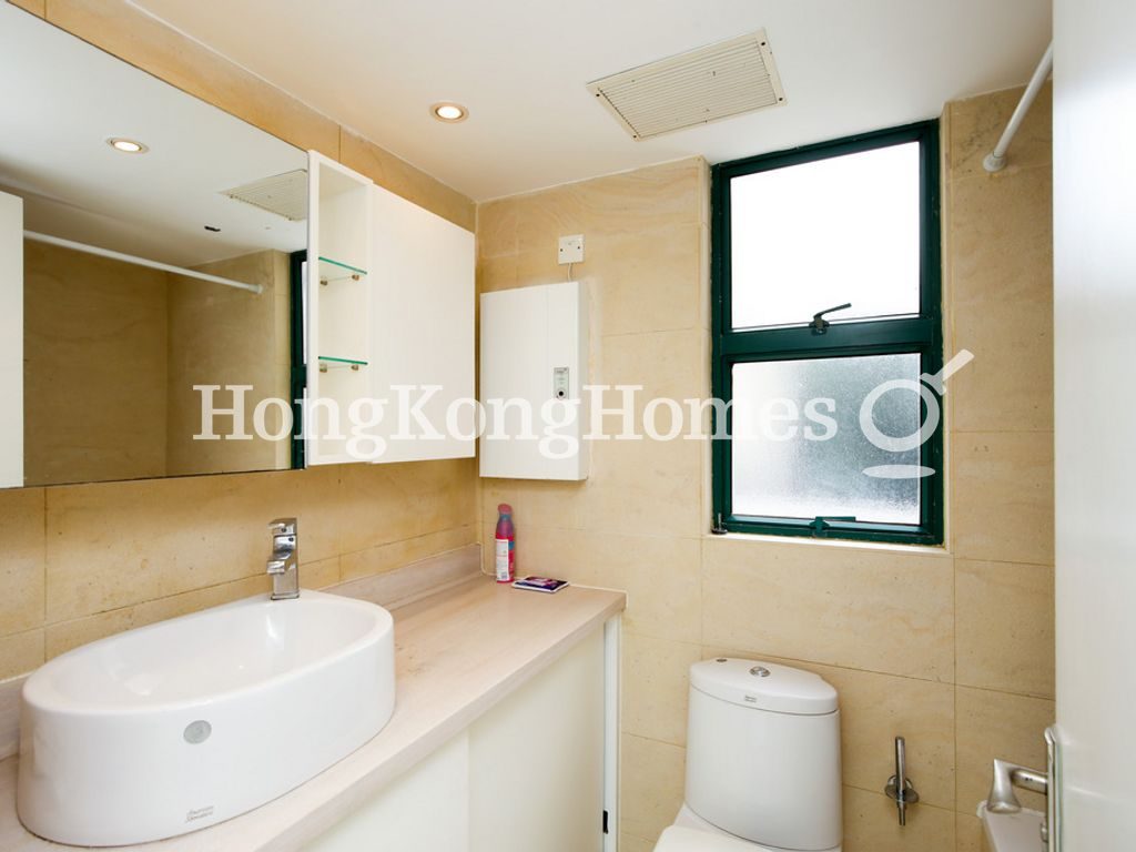 Guest Bathroom — 旭逸居 - 第03座，赤柱