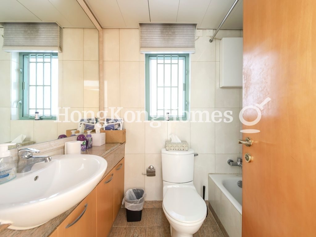 Guest Bathroom — Bon-Point, Mid-levels West