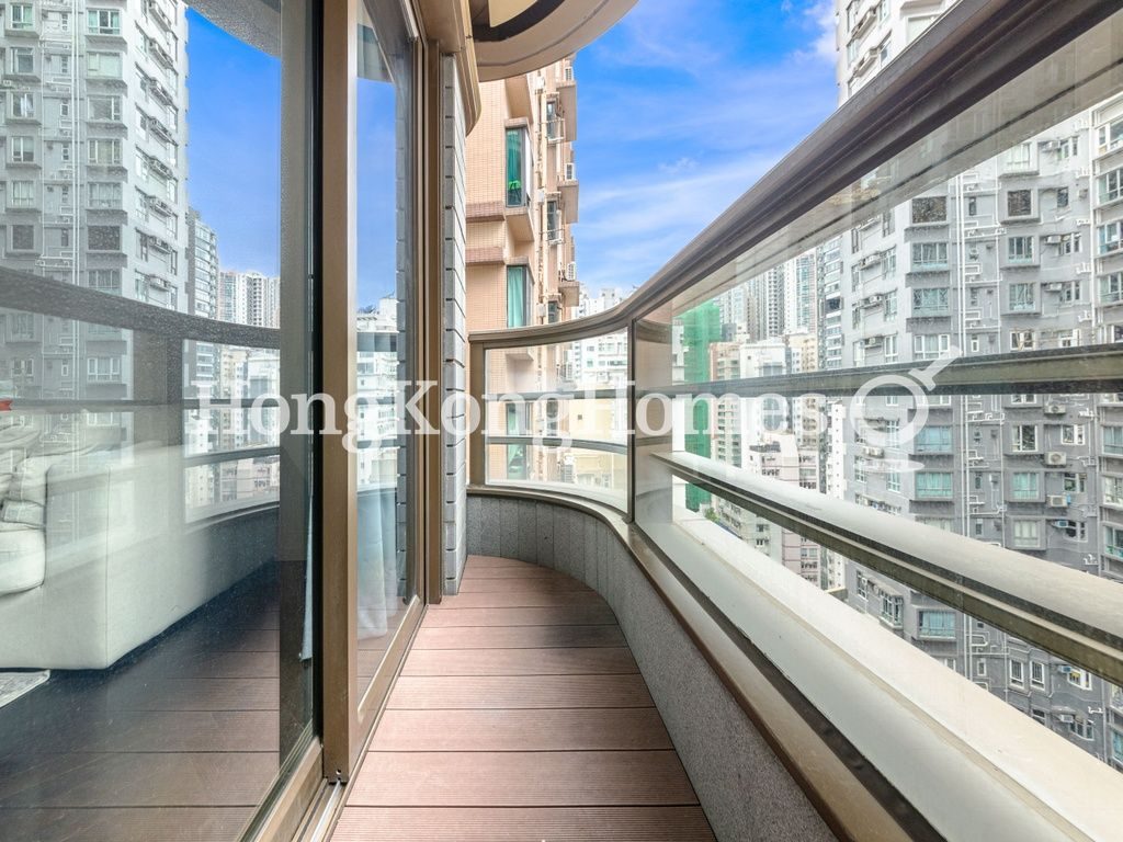 Balcony off Living and Dining Room — Castle One，西半山