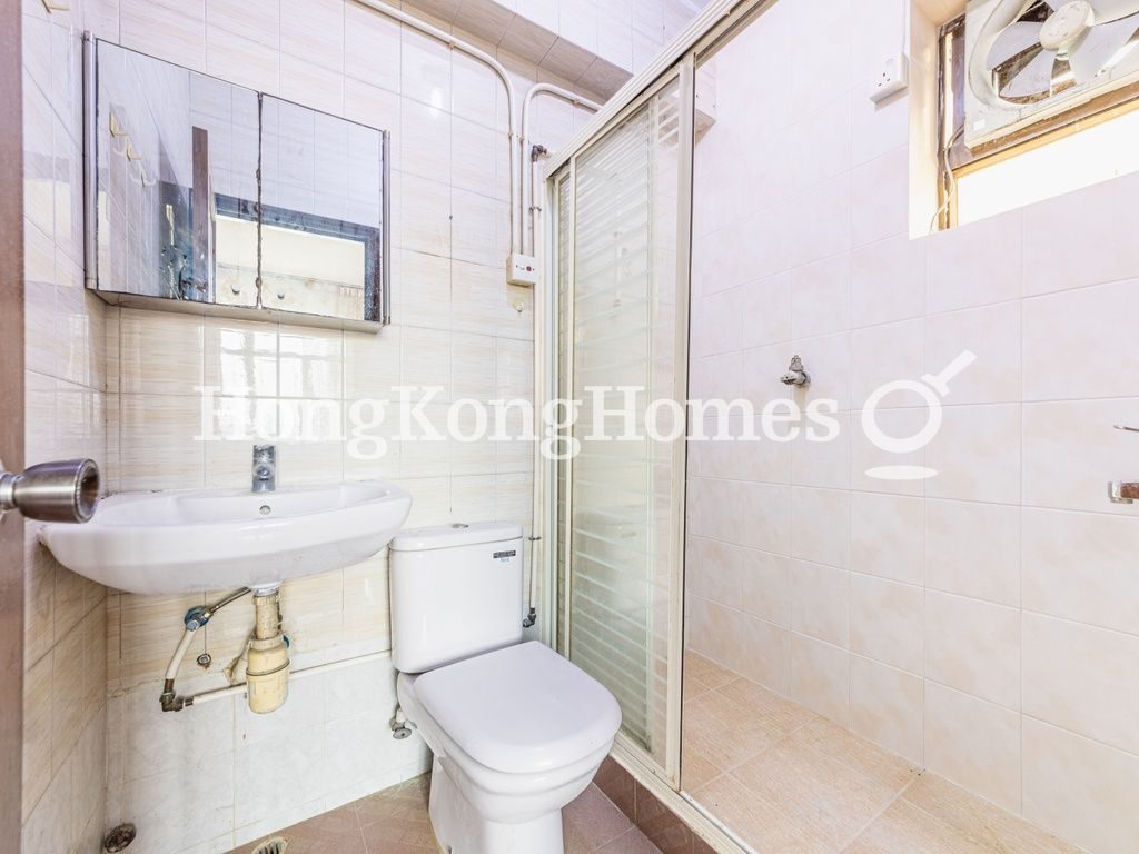 Master Bathroom — 珊瑚閣 A座，北角半山