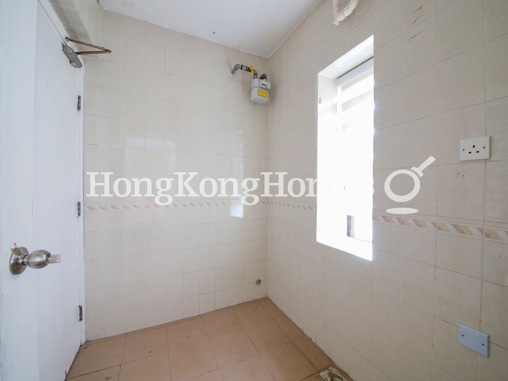Maid's Room — 嘉景臺，大坑