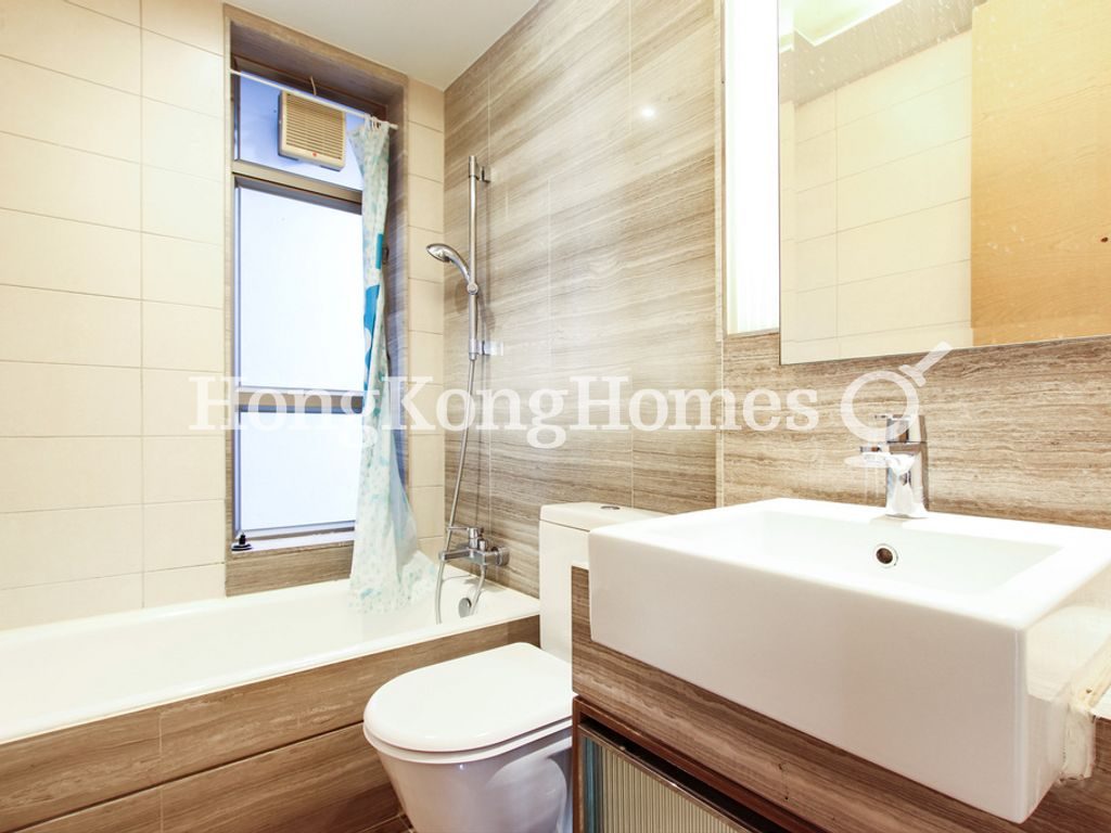Guest Bathroom — Island Crest - Tower 2, Sai Ying Pun