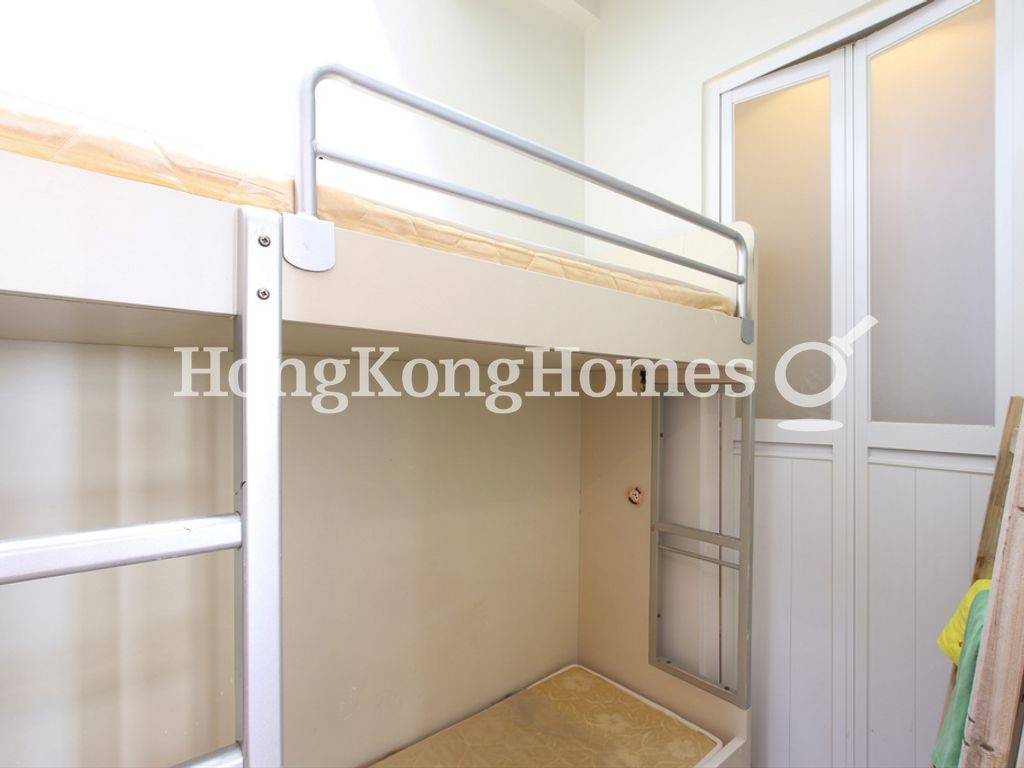 Maid's Room and Washroom — Island Crest - Tower 2, Sai Ying Pun