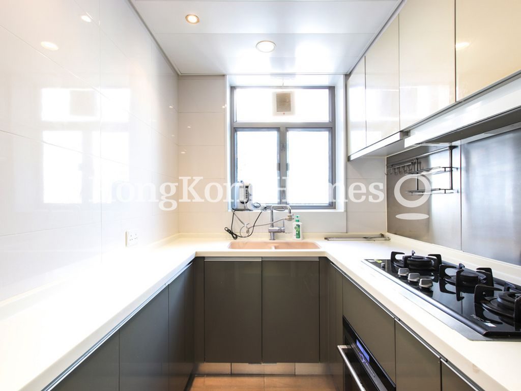 Kitchen — Island Crest - Tower 2, Sai Ying Pun