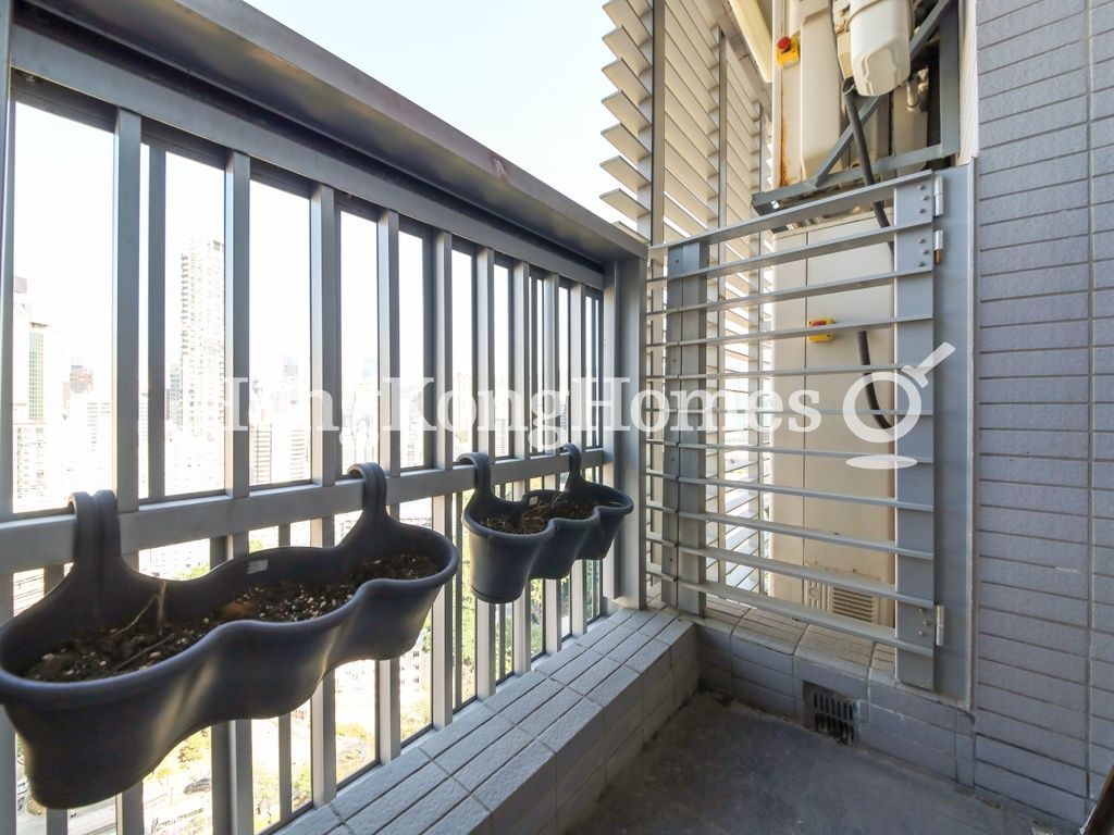 Balcony off the Kitchen — 壹環，灣仔