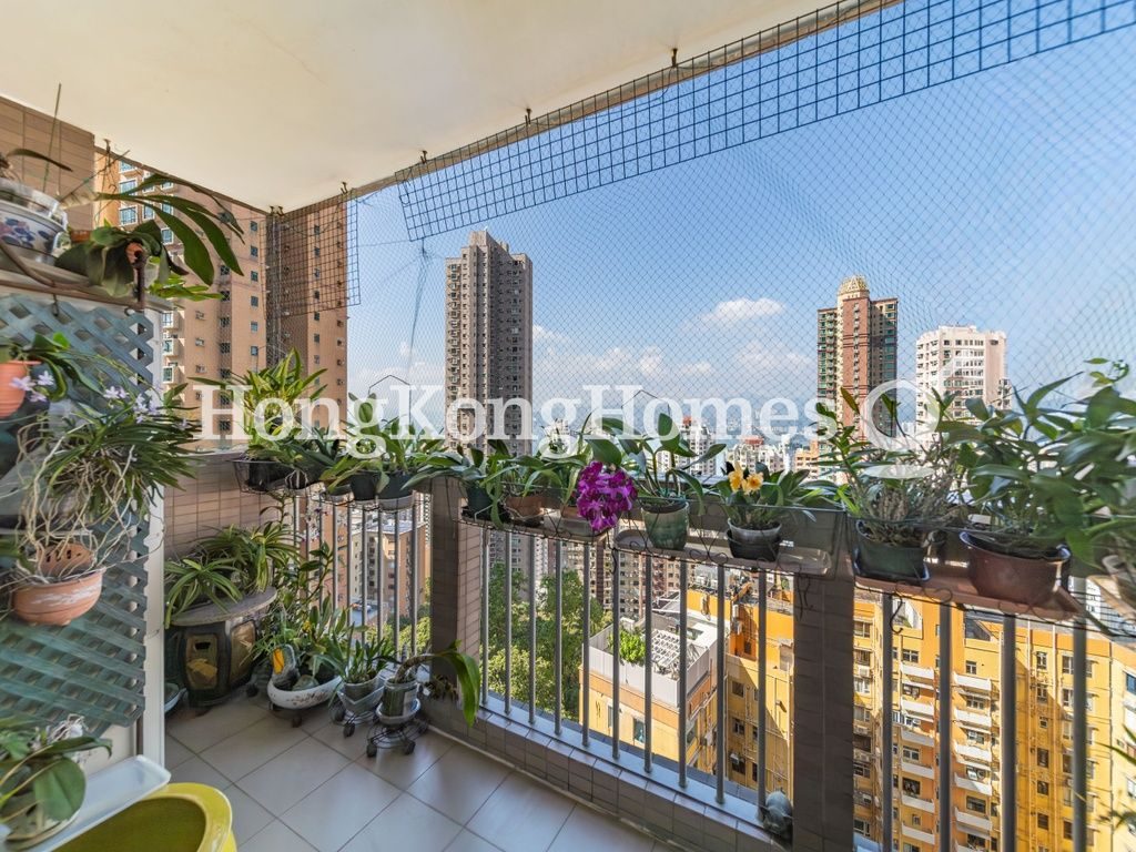 Balcony off living room — 聯邦花園 - 羅馬閣，西半山