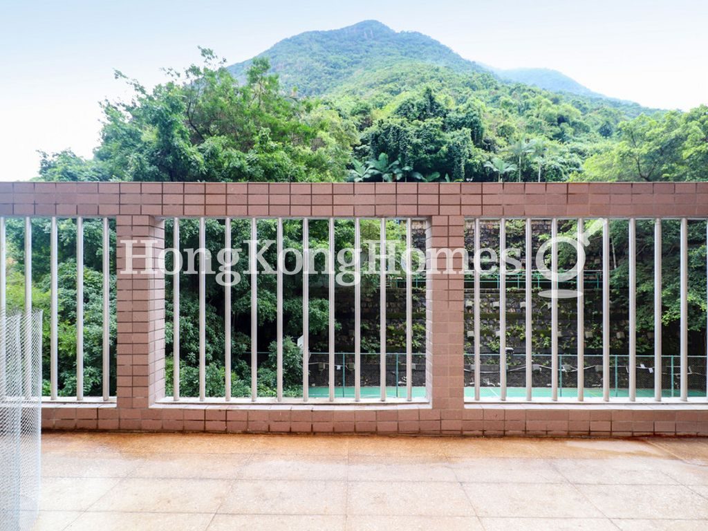 Balcony off Living and Dining Room — 聯邦花園 - 維也納閣，西半山