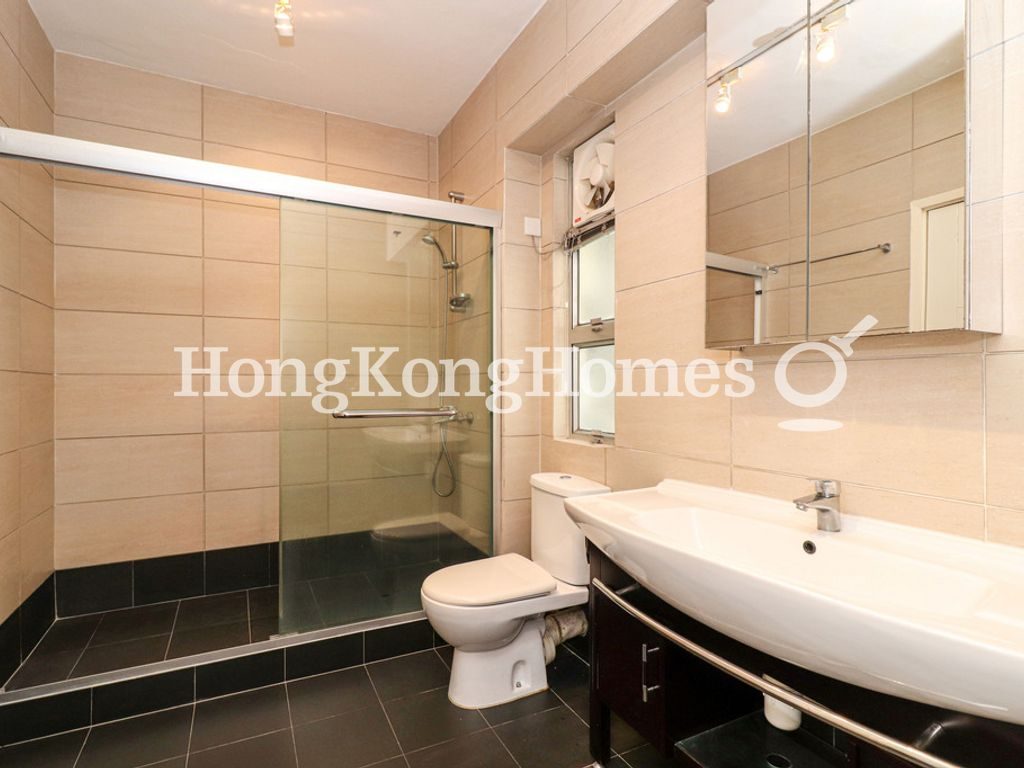 Guest Bathroom — 聯邦花園 - 維也納閣，西半山