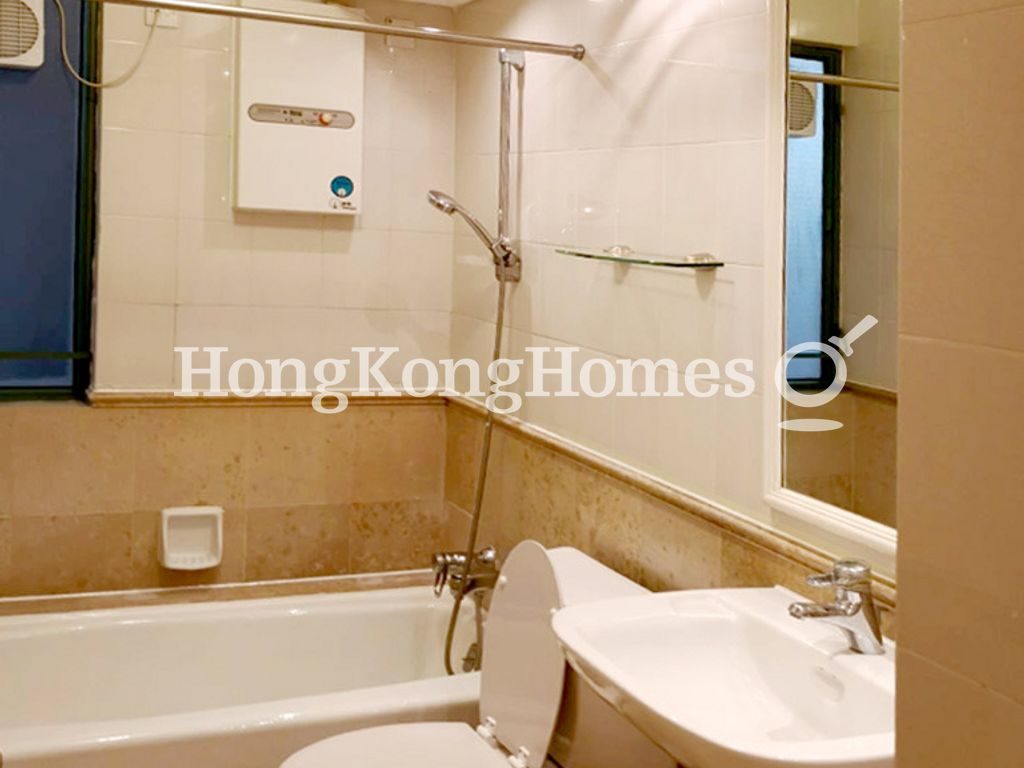 Master Bathroom — Robinson Place - Block 01, Mid-levels West