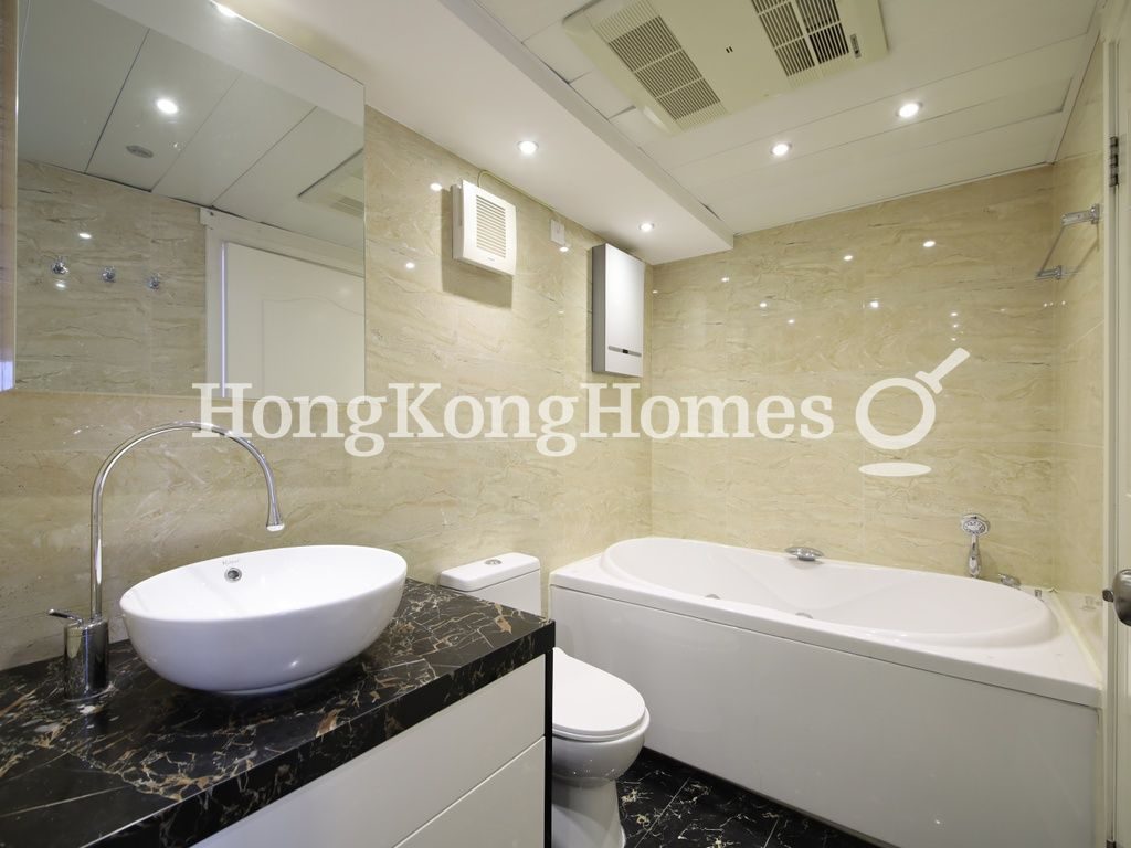 Master Bathroom — Robinson Place - Block 02, Mid-levels West