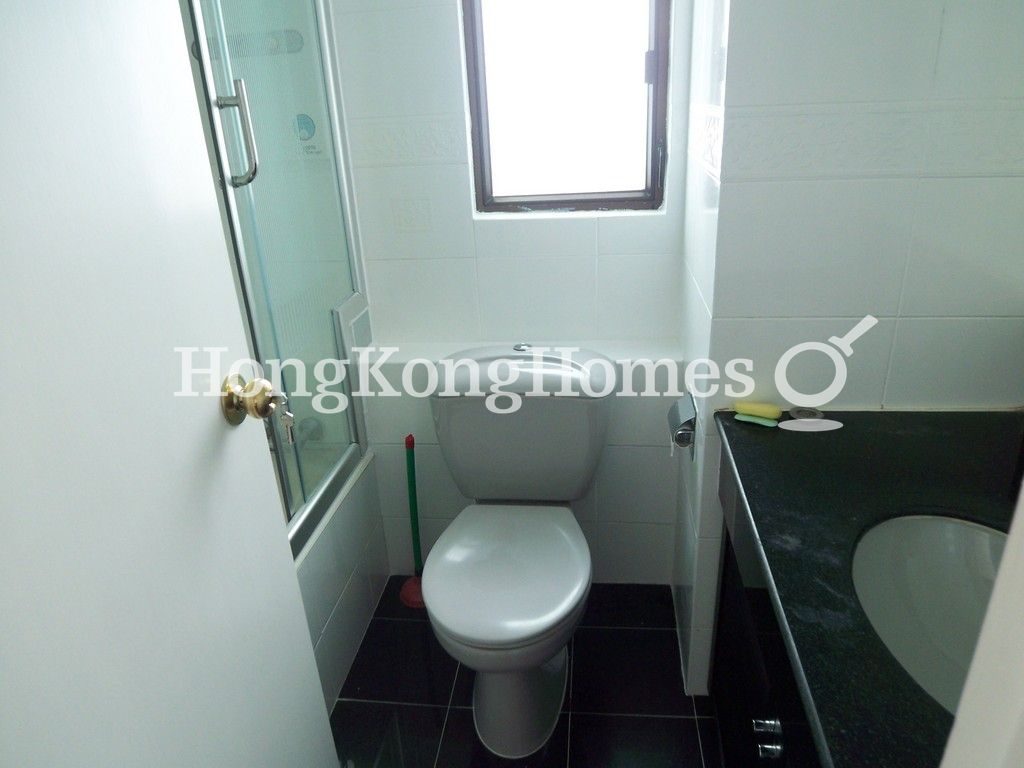 Guest Bathroom — Seymour Place, Mid-levels West