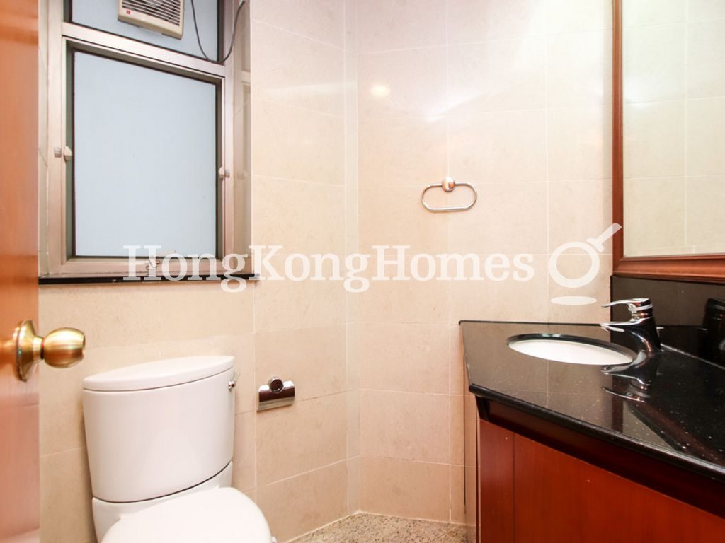 Master Bathroom — 擎天半島 6座，尖沙咀