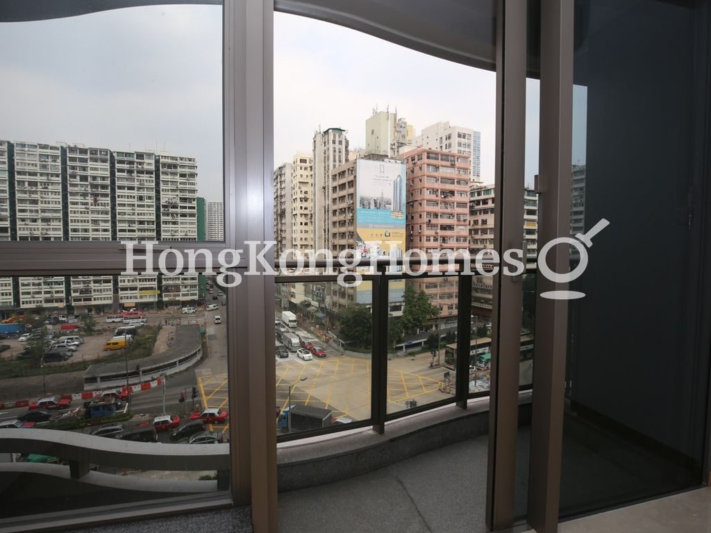Balcony off Living and Dining Room — The Austin - Phase 1 - Tower 3A，尖沙咀