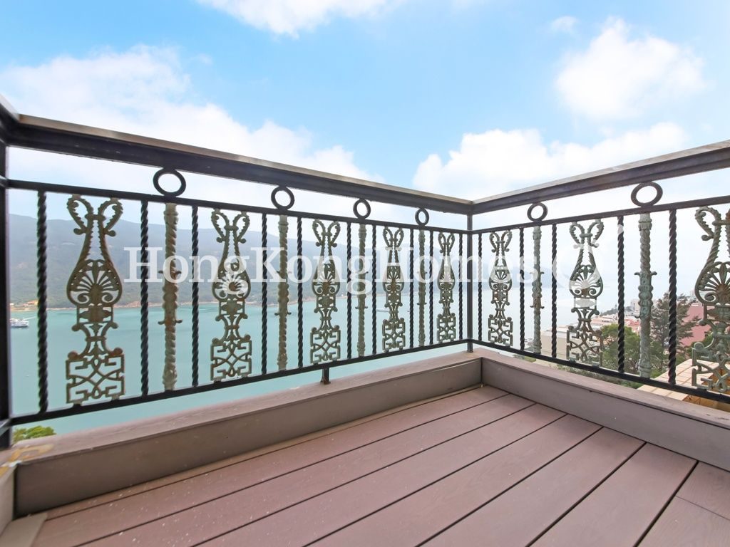 Balcony off Living and Dining Room — 紅山半島 - 第03座，大潭