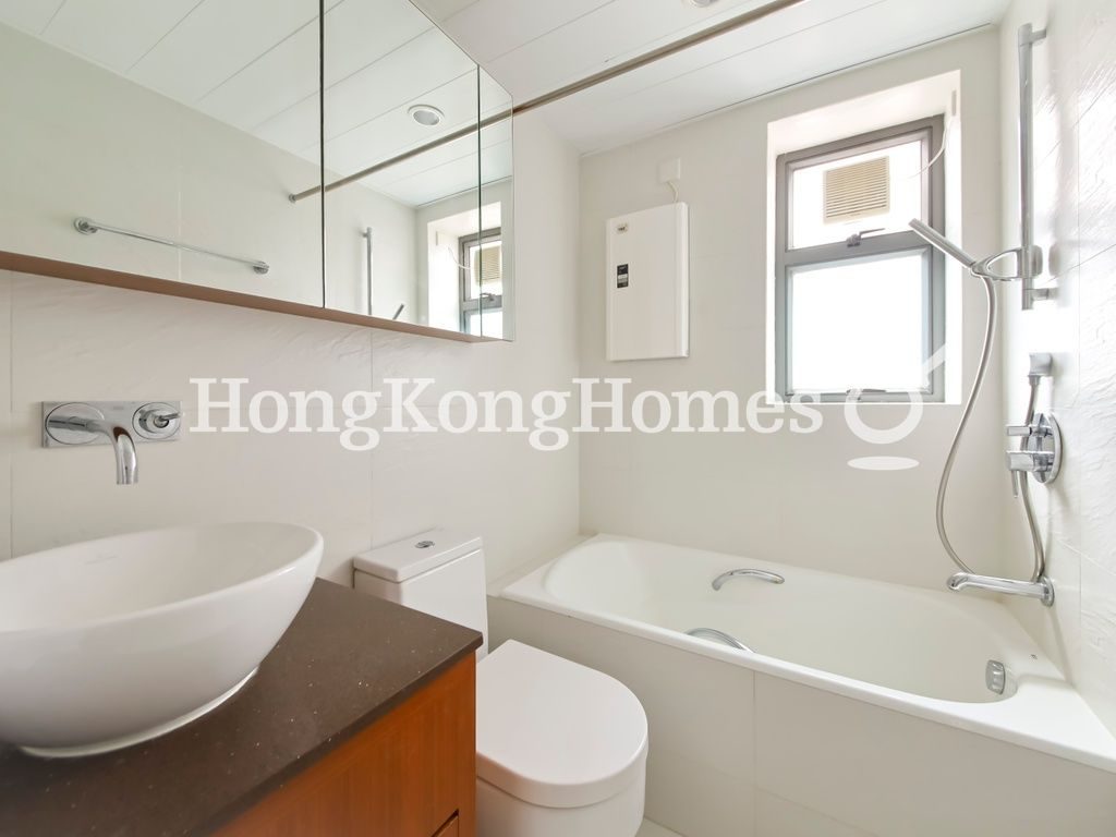 Guest Bathroom — Winsome Park, Mid-levels West