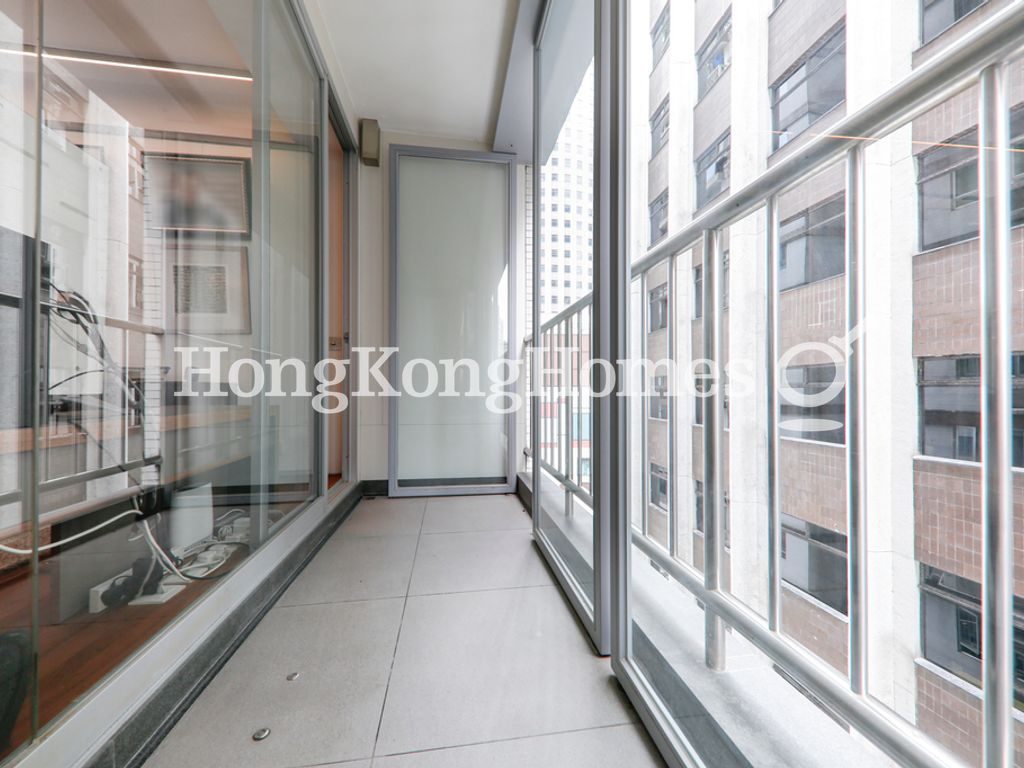 Balcony off Living and Dining Room — 鳳凰閣 - 第02座，東半山