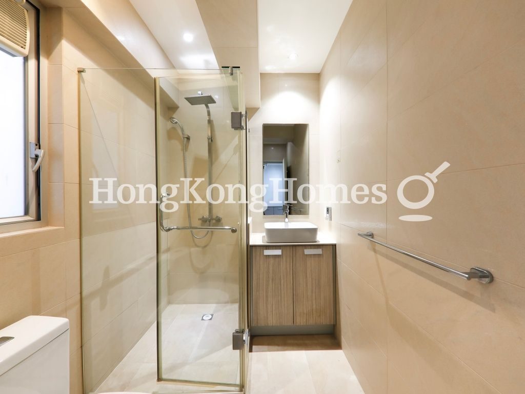 Guest Bathroom — 加寧大廈，銅鑼灣