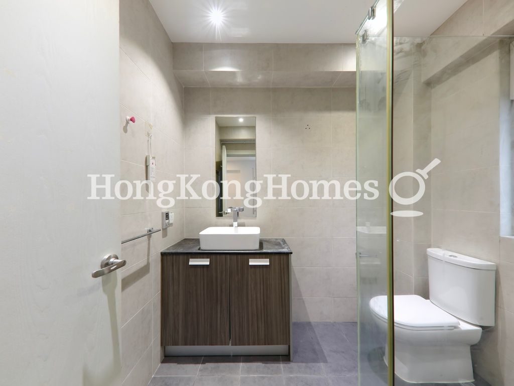 Master Bathroom — 加寧大廈，銅鑼灣
