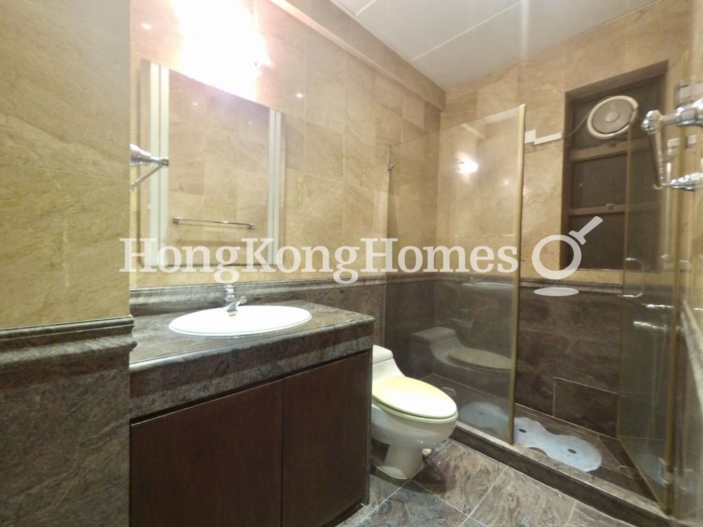 Master Bathroom — Splendour Villa, Repulse Bay