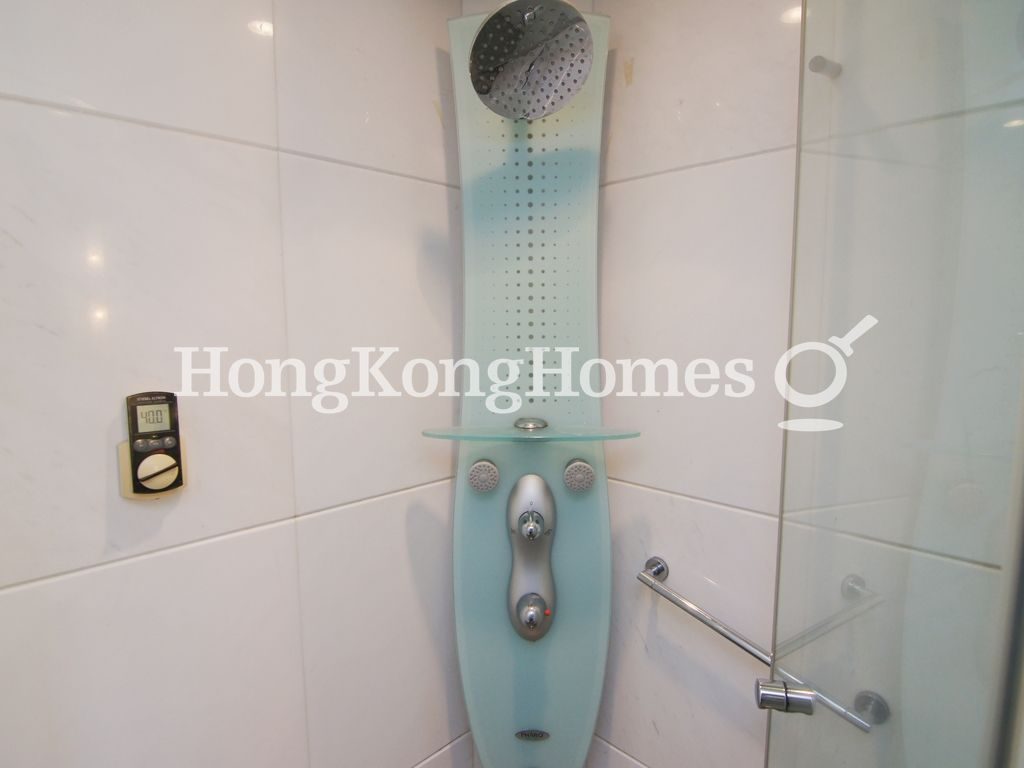 Guest Bathroom — 君臨天下1座，尖沙咀