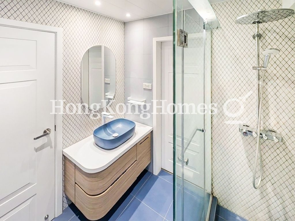 Guest Bathroom — Wah Chi Mansion, Happy Valley