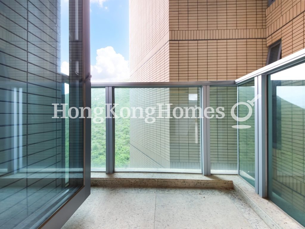 Balcony off Living and Dining Room — 南灣 - 第9座，鴨脷洲
