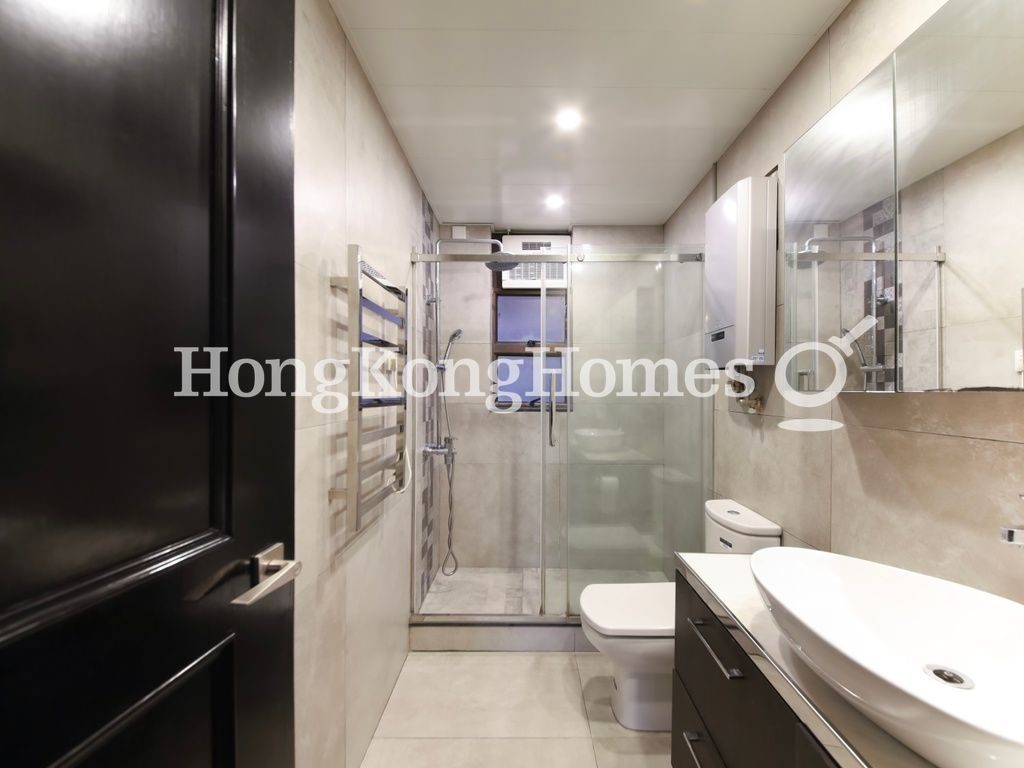 Master Bathroom — 寶威閣 - B座，西半山