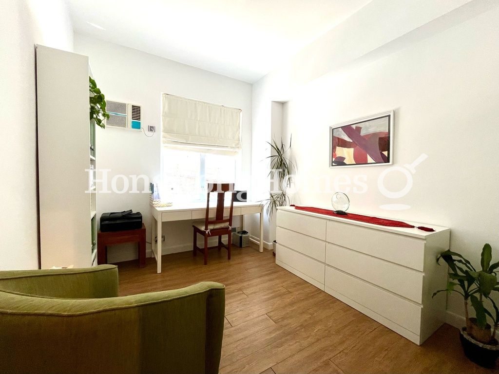 Third Bedroom — Skyline Mansion - Block 01, Mid-levels West