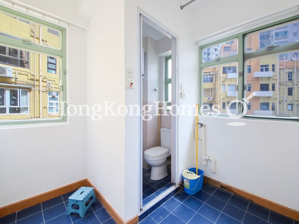 Maid's Room and Washroom — 華翠園 E-F座，西半山