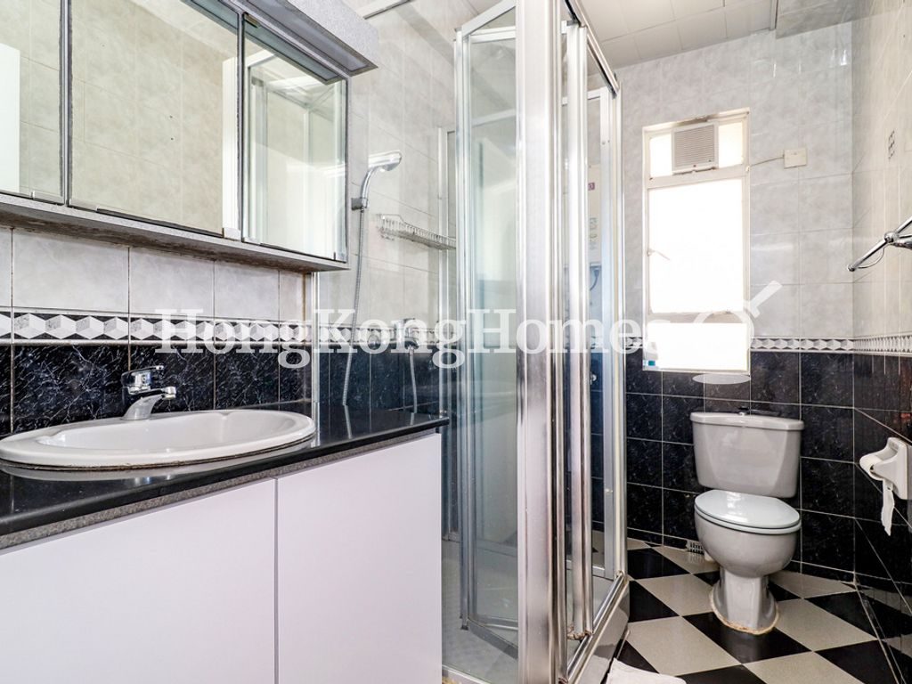 Guest Bathroom — 碧瑤灣 - 第40座，薄扶林