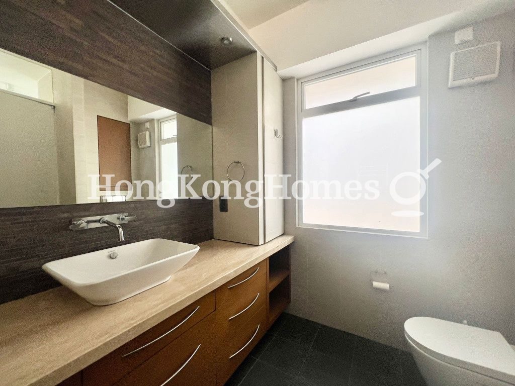 Master Bathroom — 安荔苑，薄扶林