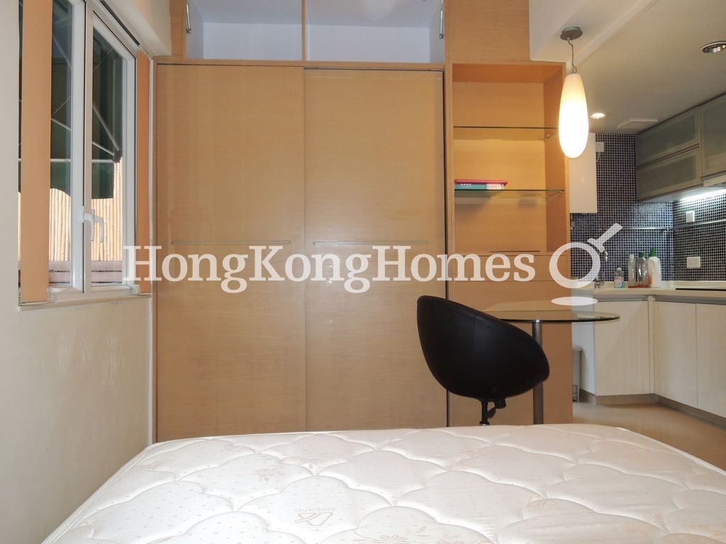 Built-in Wardrobe in Sleeping Area — Fung Shing Building, Western / Kennedy Town