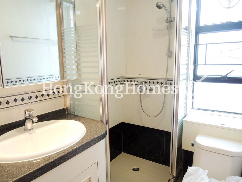 Master Bathroom — Robinson Heights II, Mid-levels West