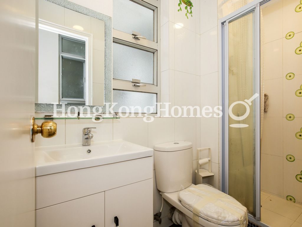 Guest Bathroom — Wun Sha Street, 9, Causeway Bay