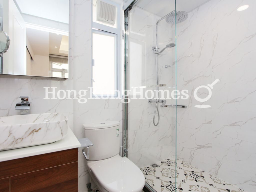 Ensuite Bathroom — Tai Wing House, Sheung Wan