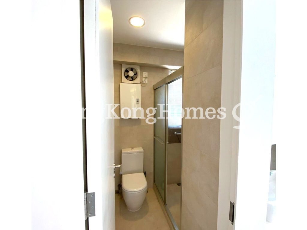 Bathroom — Sum Way Mansion, Western / Kennedy Town