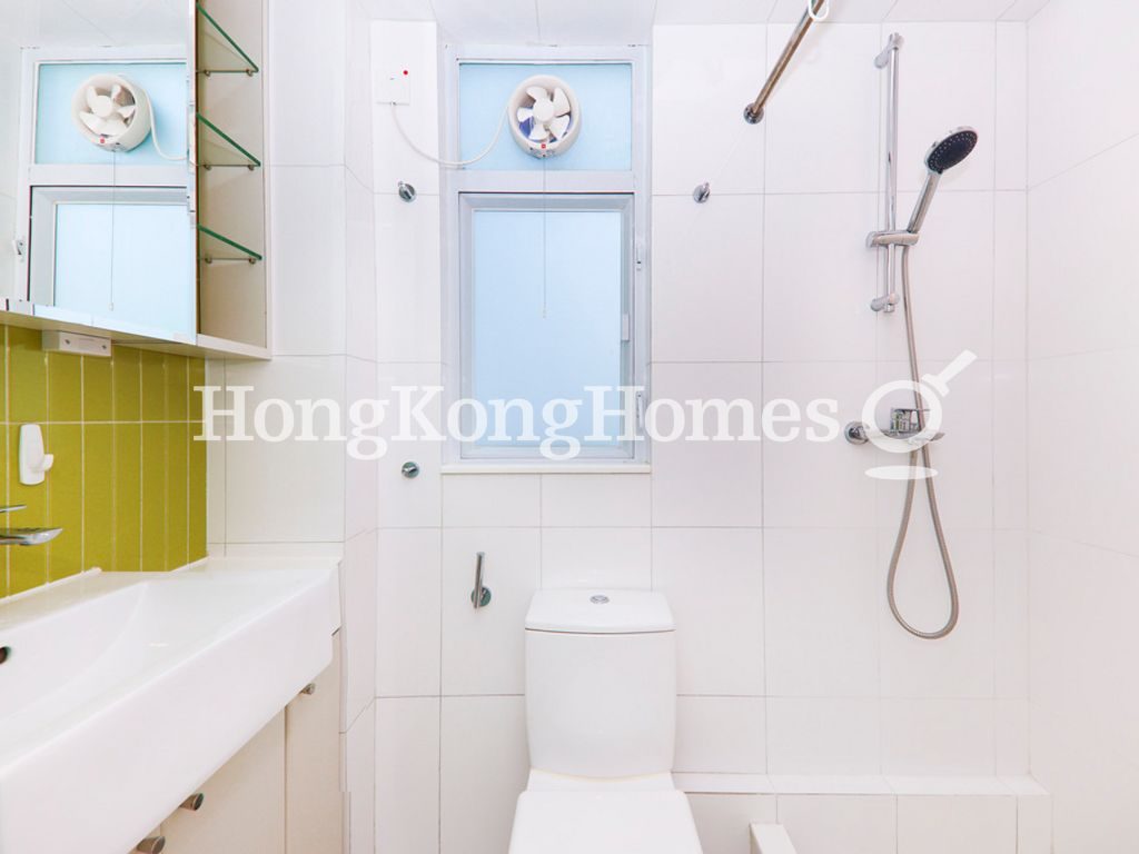 Bathroom — Elgin Street, 21, Central